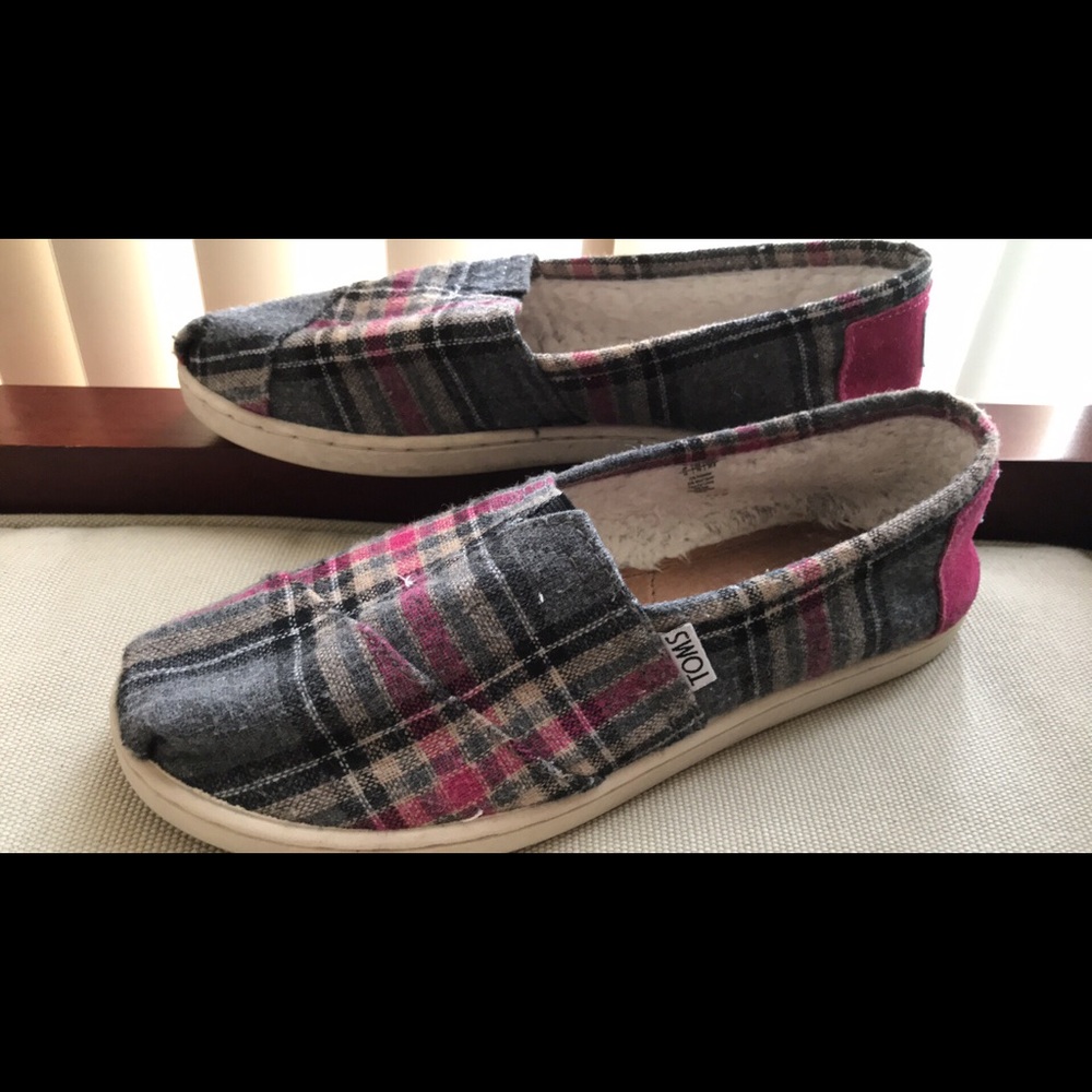 TOMS slip-on plaid flannel shoes
